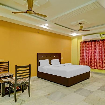 Oyo 81589 Aruna Dwraka Homes Hyderabad Ngoại thất bức ảnh