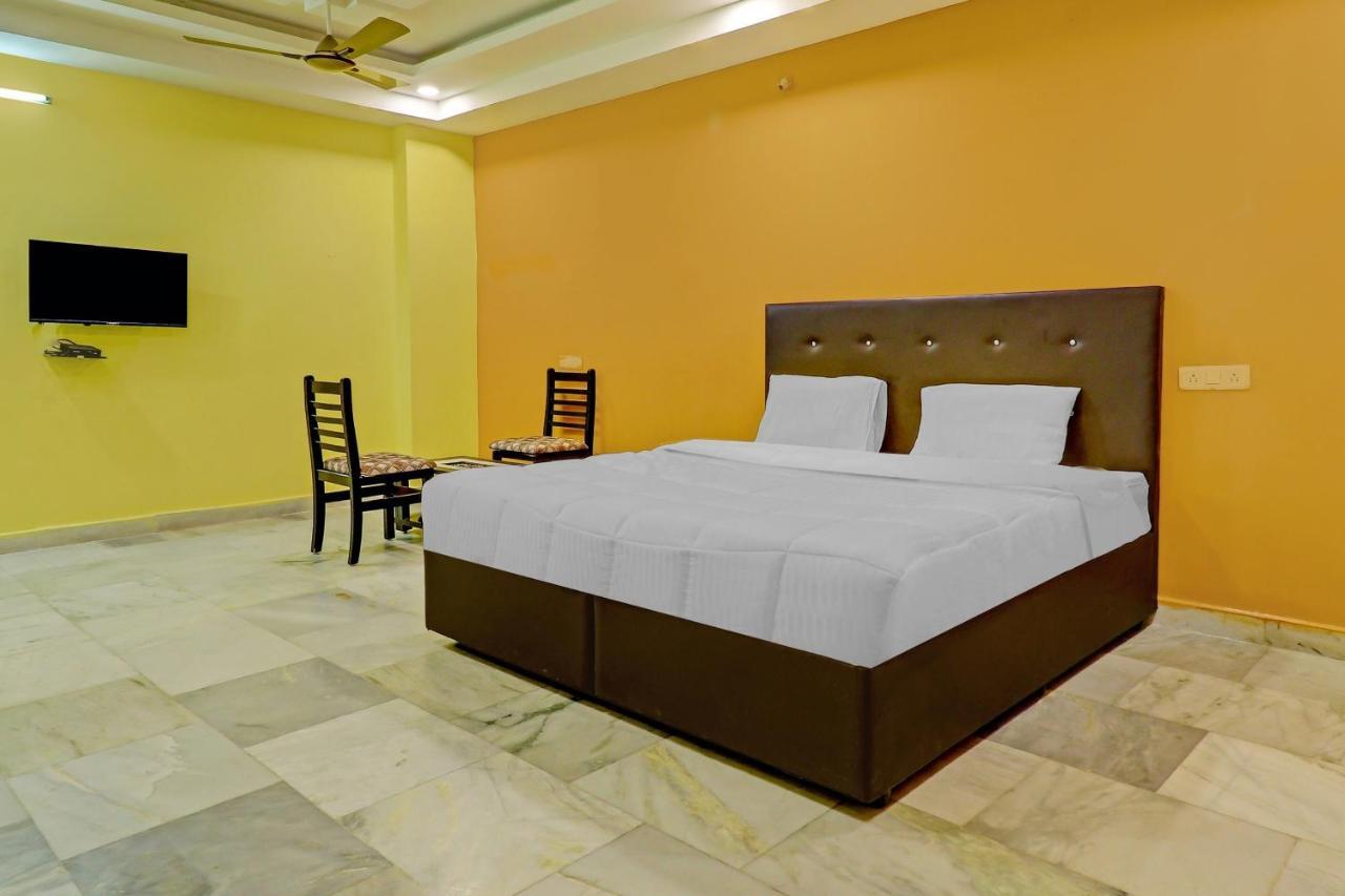 Oyo 81589 Aruna Dwraka Homes Hyderabad Ngoại thất bức ảnh