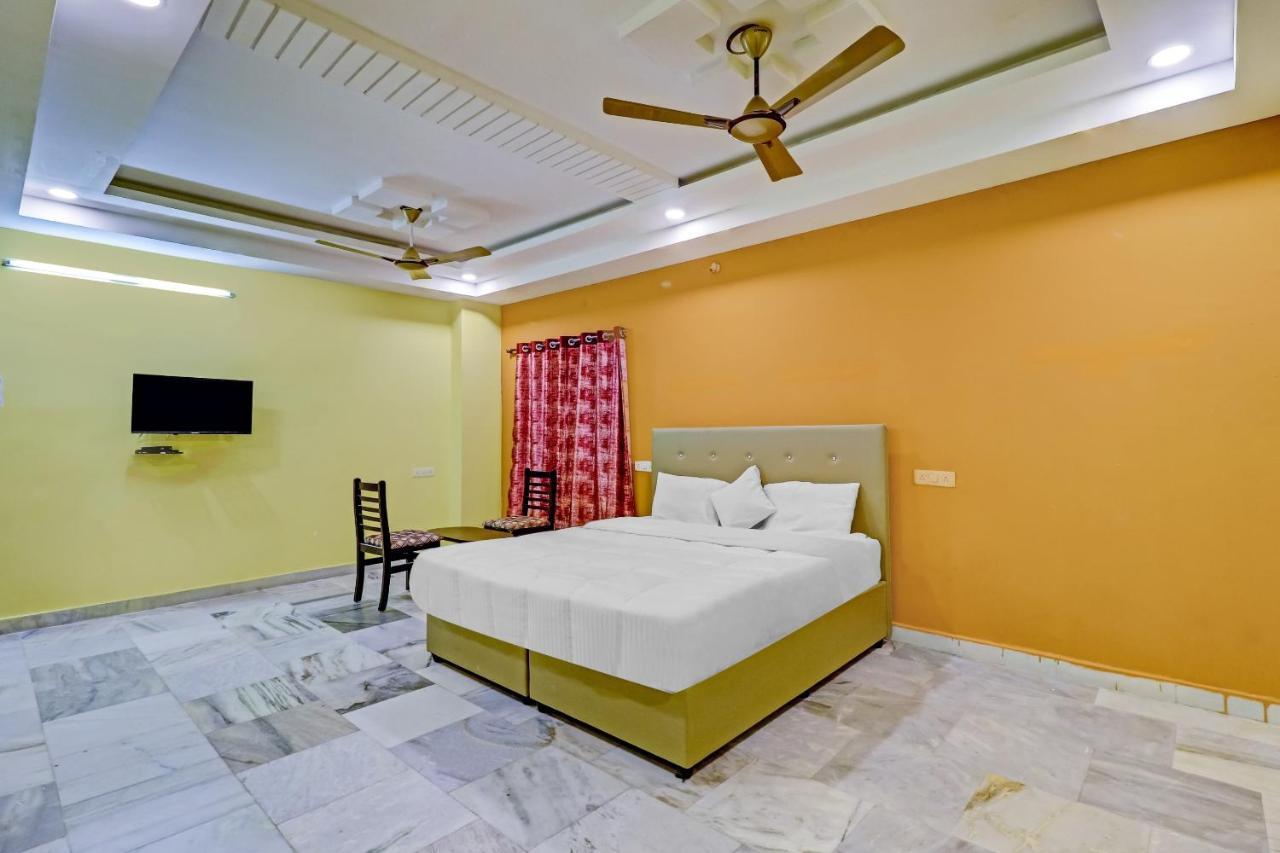 Oyo 81589 Aruna Dwraka Homes Hyderabad Ngoại thất bức ảnh