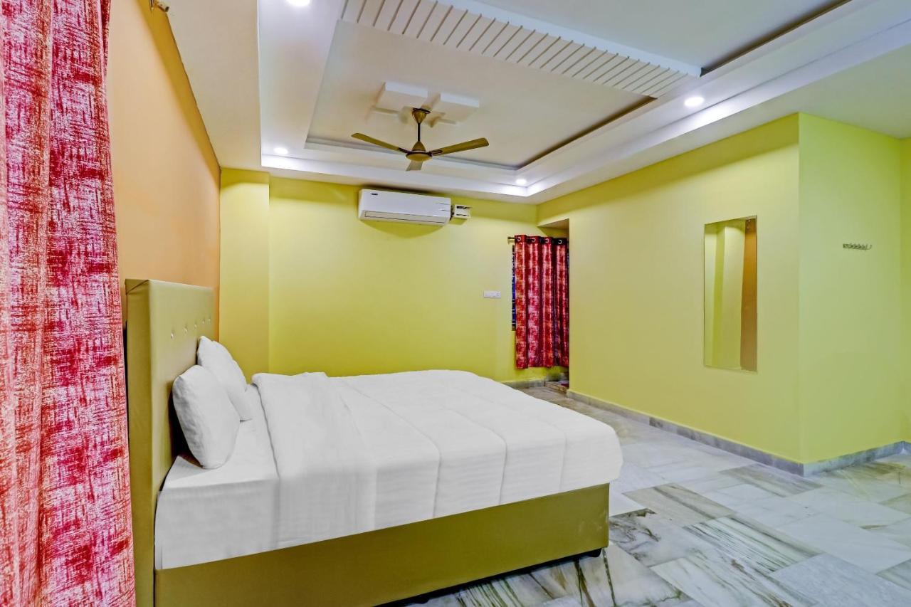 Oyo 81589 Aruna Dwraka Homes Hyderabad Ngoại thất bức ảnh