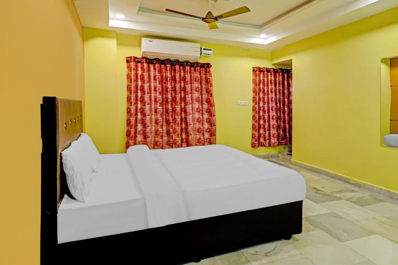 Oyo 81589 Aruna Dwraka Homes Hyderabad Ngoại thất bức ảnh