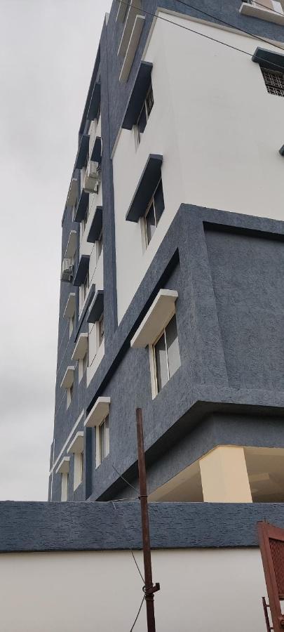 Oyo 81589 Aruna Dwraka Homes Hyderabad Ngoại thất bức ảnh